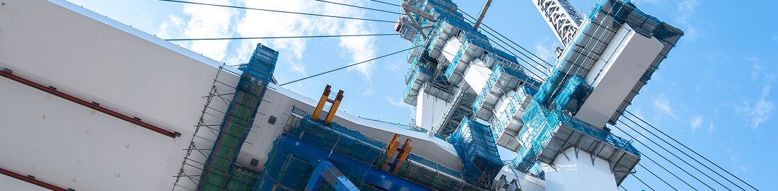 橋梁を建設中の写真